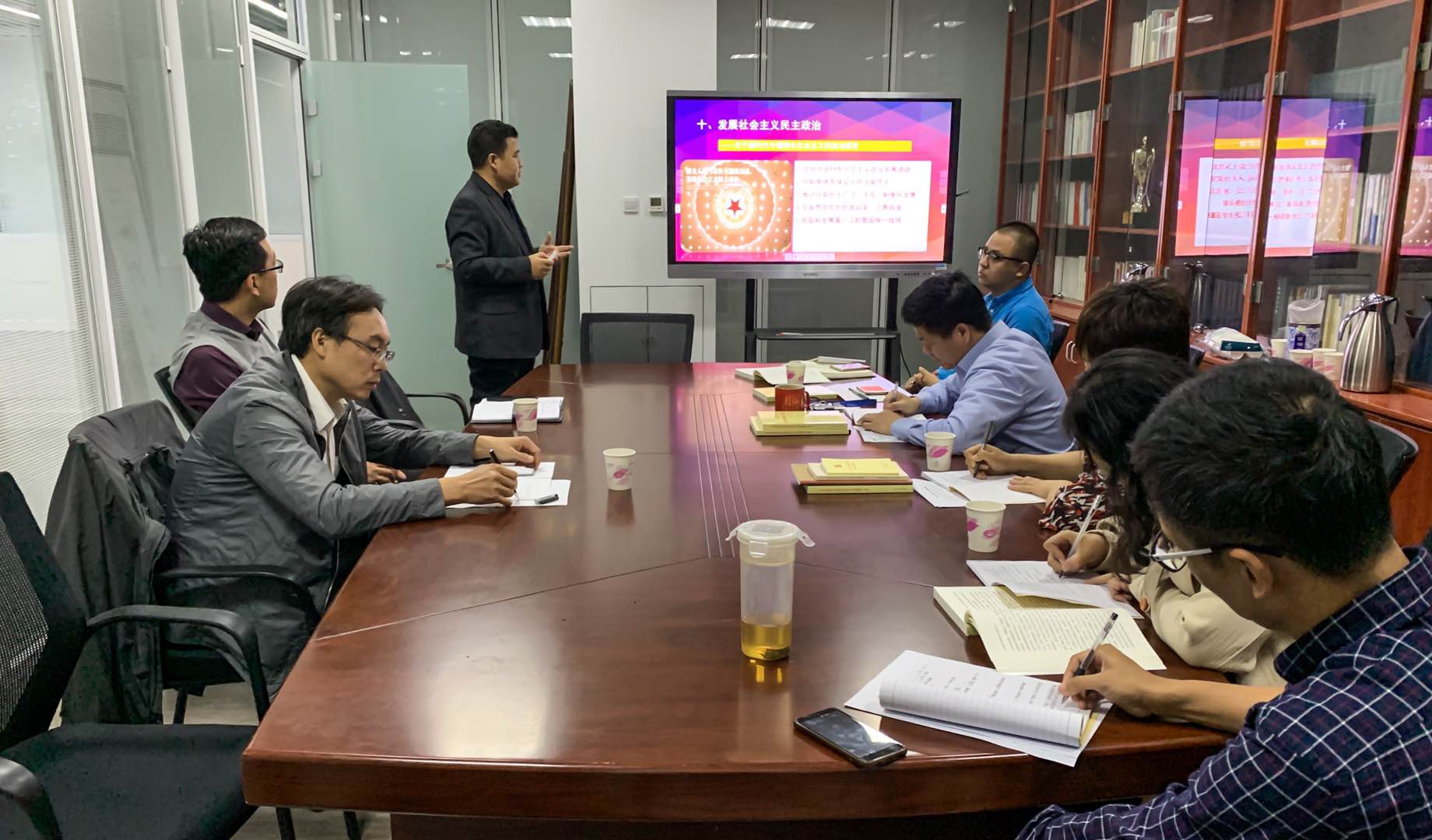 公司党委副书记贺立军同志到304am永利集团调研.jpg